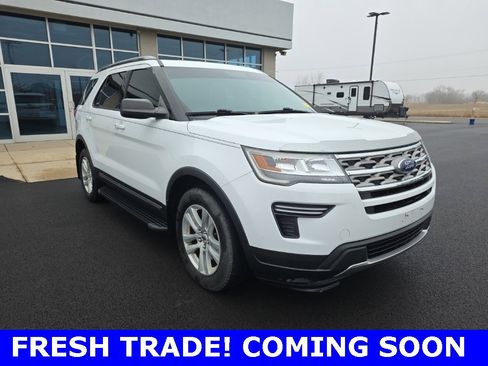 Used 2018 Ford Explorer XLT image 1