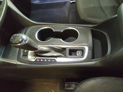 Used 2021 Chevrolet Equinox LT image 26