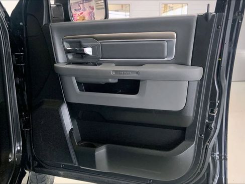 Used 2018 RAM 1500 Big Horn image 25