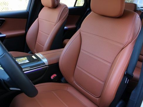 Used 2023 Mercedes-Benz GLC 300 4MATIC w/ Pinnacle Trim Package image 10