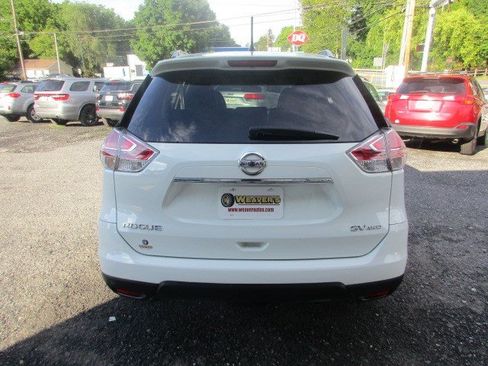 Used 2016 Nissan Rogue SV w/ SV Premium Package AWD/4WD image 7