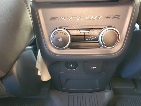 Certified 2025 Ford Explorer Active w/ Active Comfort Package image 29