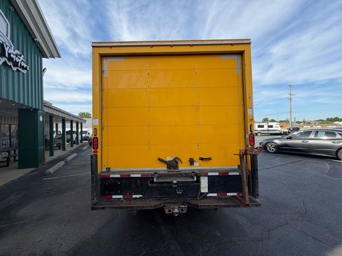 Used 2018 GMC Savana 3500 Extended w/ Driver Convenience Package RWD image 4