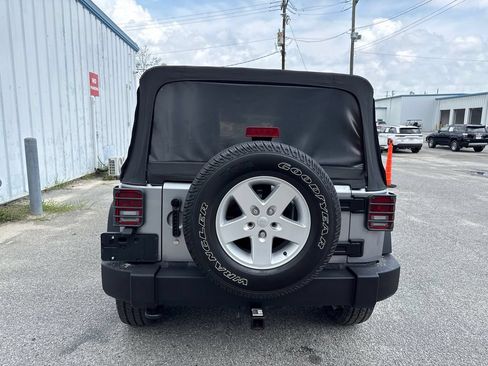 Used 2018 Jeep Wrangler Unlimited Sport S AWD/4WD image 7