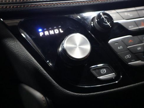 Certified 2025 Chrysler Pacifica Pinnacle image 33