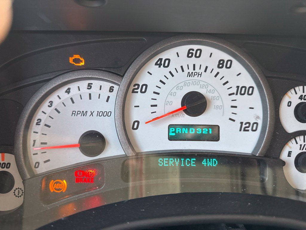Used 2004 HUMMER H2 w/ Preferred Equipment Group AWD/4WD image 4