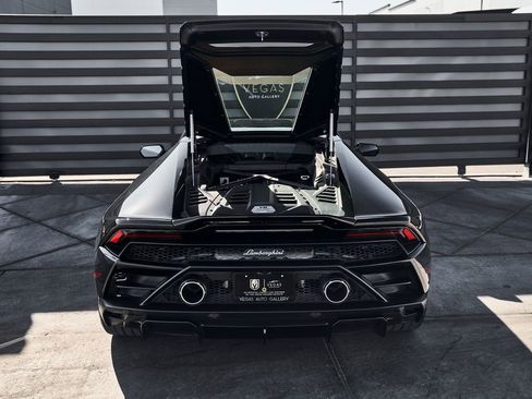 Used 2021 Lamborghini Huracan EVO image 21