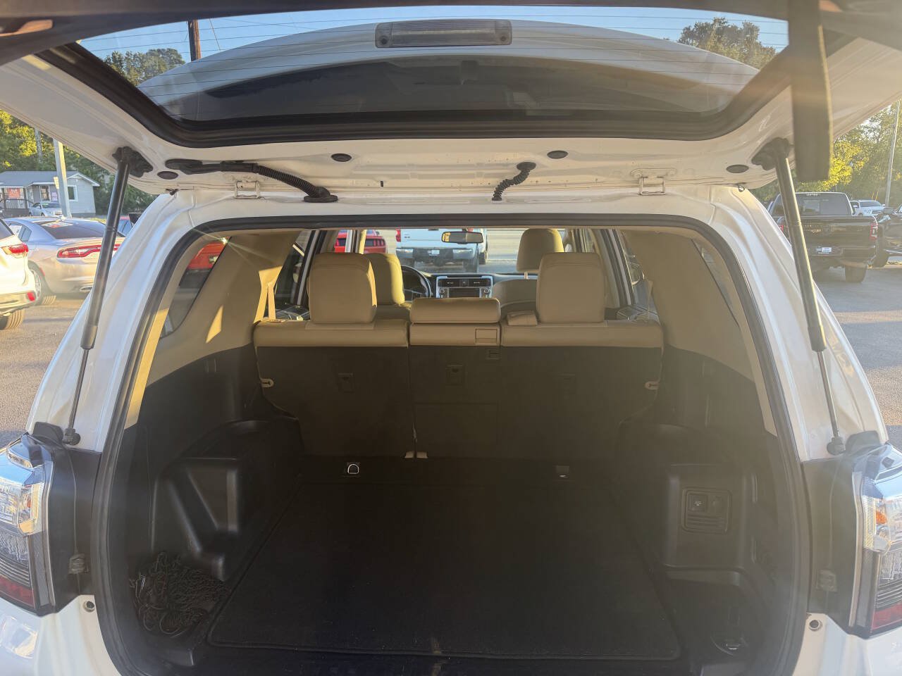 Used 2016 Toyota 4Runner SR5 Premium RWD image 18