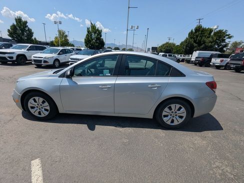 Used 2016 Chevrolet Cruze LS FWD image 10