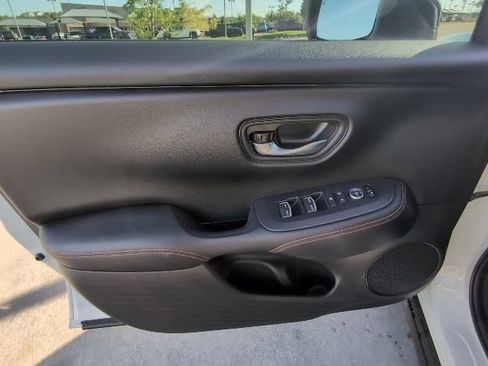 Used 2025 Honda HR-V Sport image 10