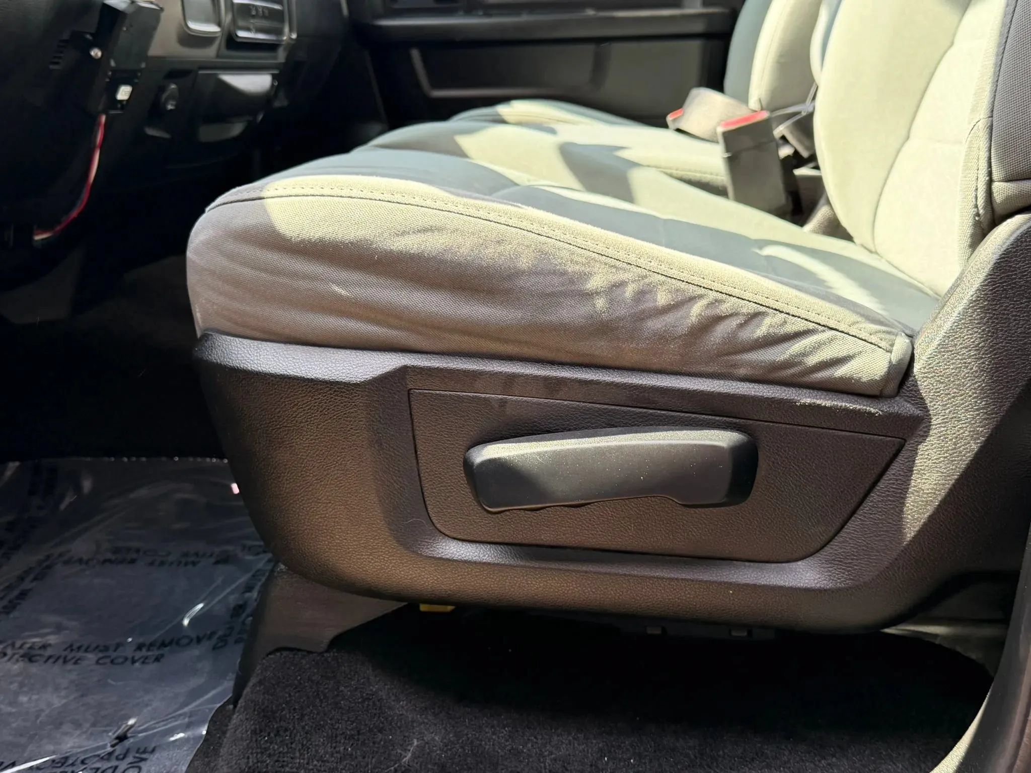 Used 2013 RAM 1500 Express AWD/4WD image 23