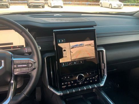 Used 2025 GMC Acadia Elevation image 6