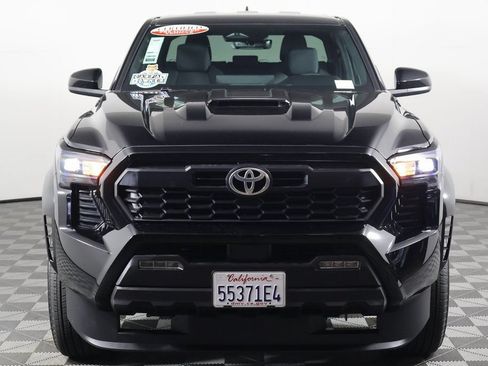 Used 2025 Toyota Tacoma TRD Sport AWD/4WD image 2