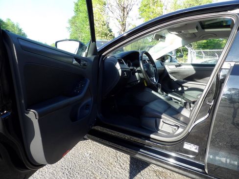 Used 2012 Volkswagen Jetta SE image 9