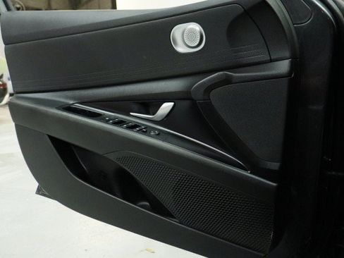 Used 2023 Hyundai Elantra SEL FWD image 16