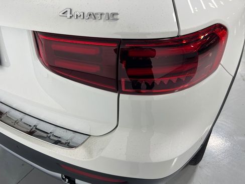 Used 2025 Mercedes-Benz GLB 250 4MATIC image 14