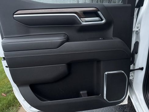 Used 2022 Chevrolet Silverado 1500 LT image 16