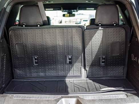 Used 2022 Chevrolet Tahoe RST w/ Luxury Package image 5