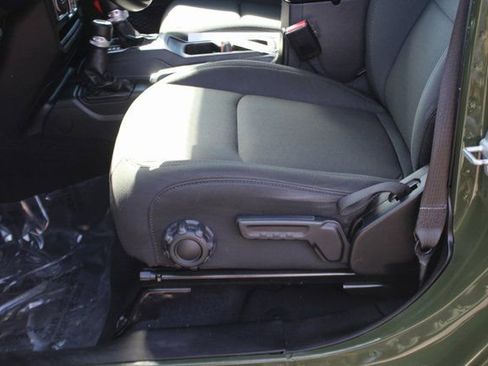 Used 2021 Jeep Wrangler Unlimited Sport image 17