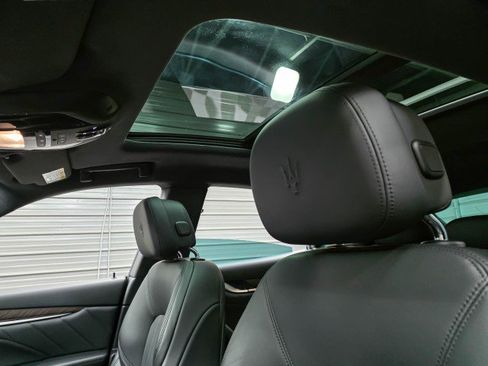 Used 2022 Maserati Levante GT AWD/4WD image 14