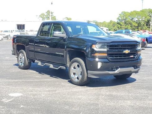 Used 2017 Chevrolet Silverado 1500 LT w/ All Star Edition AWD/4WD image 31