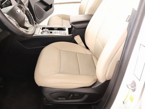 Used 2021 Ford Explorer Limited image 12