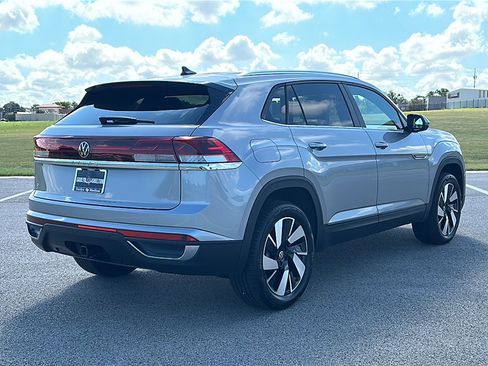 Used 2024 Volkswagen Atlas Cross Sport SE image 8