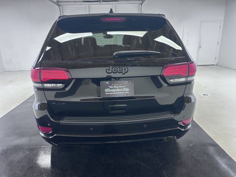 Used 2020 Jeep Grand Cherokee Altitude AWD/4WD image 13