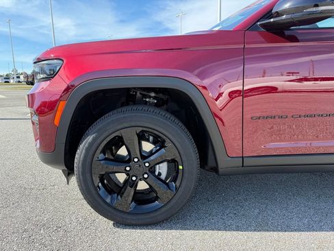 New 2025 Jeep Grand Cherokee Laredo image 27