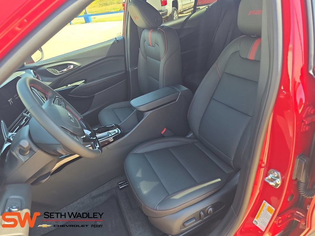 New 2026 Chevrolet Trax RS w/ Sunroof Package FWD image 16