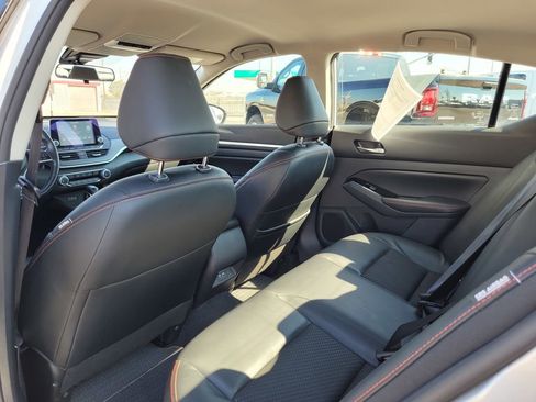 Used 2024 Nissan Altima 2.5 SR image 14