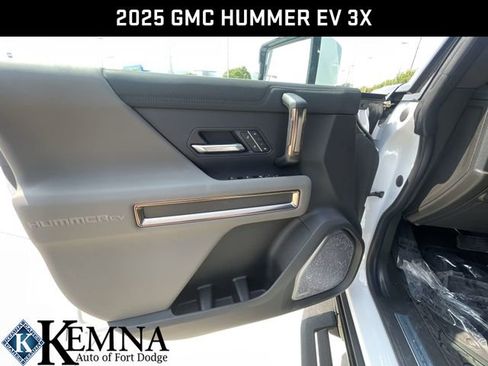 New 2025 GMC Hummer EV 3X image 26