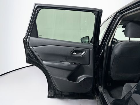 Used 2025 Nissan Rogue SV image 25