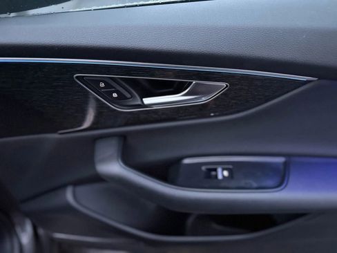 Used 2019 Audi Q8 Premium Plus w/ Premium Plus image 23