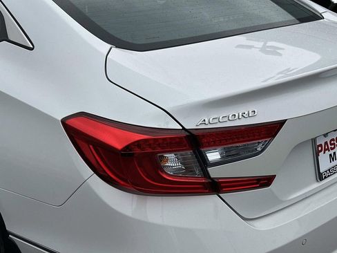 Used 2019 Honda Accord Touring image 9