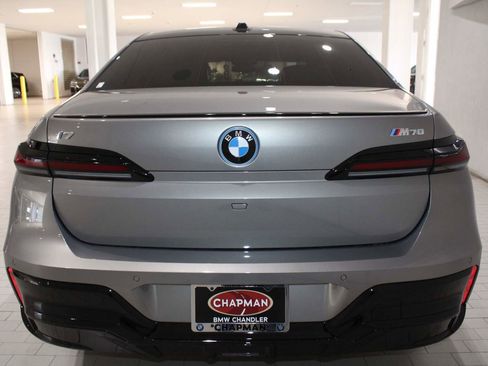 New 2025 BMW i7 M70 w/ Executive Package image 6