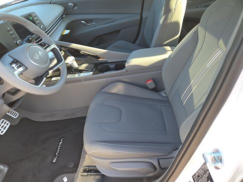 New 2026 Hyundai Elantra SEL Sport FWD image 4