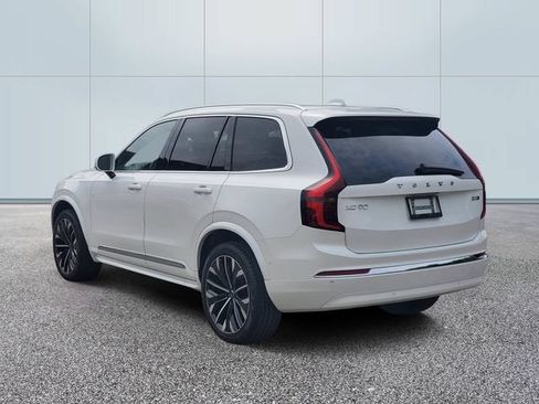 Certified 2025 Volvo XC90 B5 Plus AWD/4WD image 6