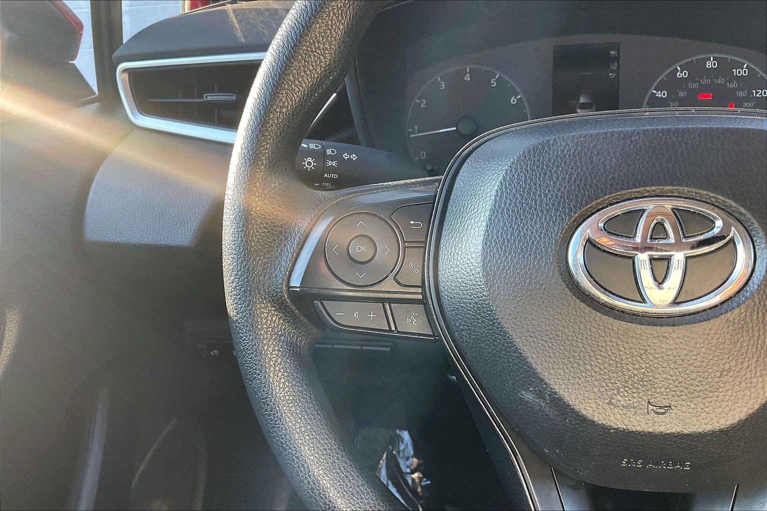 Used 2025 Toyota Corolla LE FWD image 22