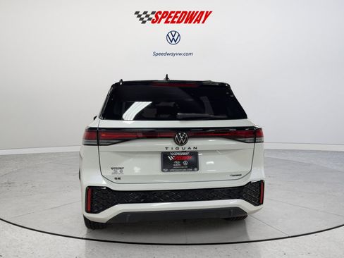 New 2026 Volkswagen Tiguan SE R-Line AWD/4WD image 7