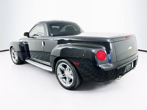 Used 2004 Chevrolet SSR w/ Preferred Equipment Group RWD image 5