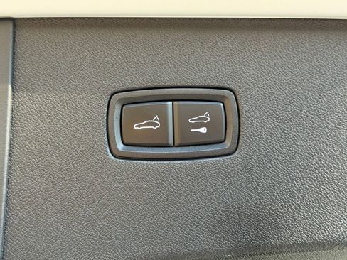 Used 2022 Porsche Cayenne Turbo image 36