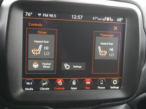 Used 2022 Jeep Renegade Trailhawk w/ Trailer Tow Group image 19