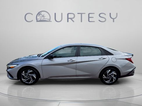 Certified 2025 Hyundai Elantra Sport FWD image 2