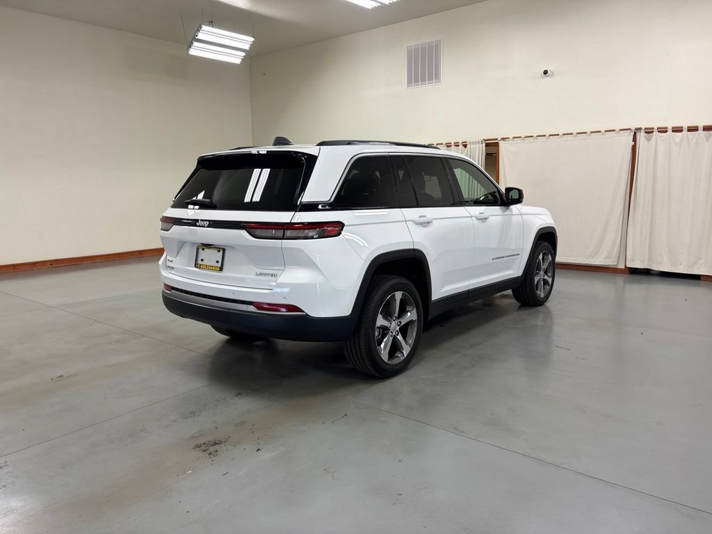 Used 2026 Jeep Grand Cherokee Limited AWD/4WD image 8