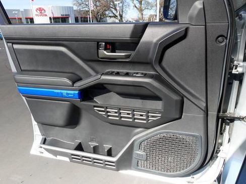 Certified 2024 Toyota Tacoma TRD Off-Road image 24