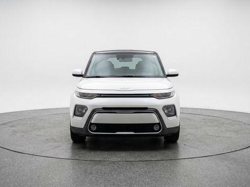 Used 2025 Kia Soul LX w/ LX Technology Package image 2