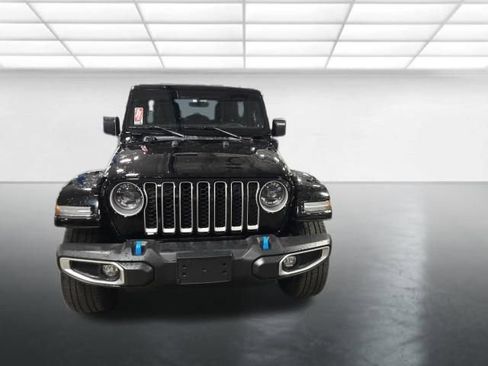 Used 2023 Jeep Wrangler Unlimited Sahara w/ Cold Weather Group AWD/4WD image 10