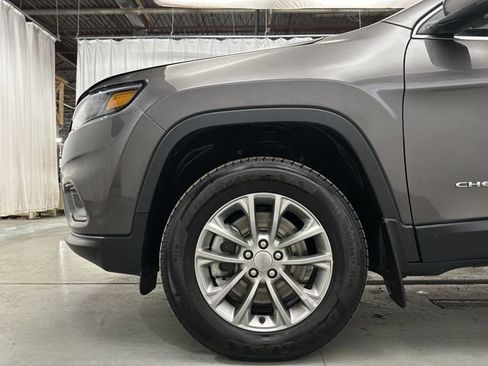 Used 2020 Jeep Cherokee Latitude Plus w/ Cold Weather Group AWD/4WD image 22