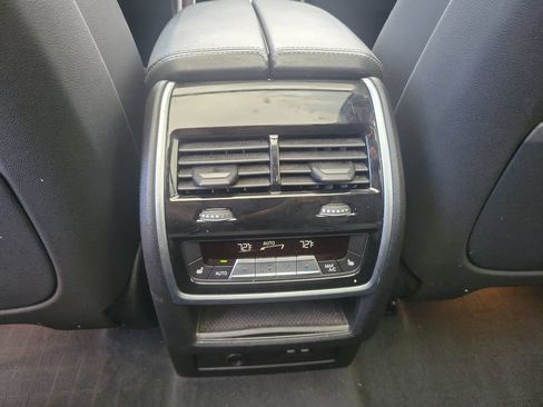 Used 2020 BMW X7 xDrive40i w/ Premium Package AWD/4WD image 14